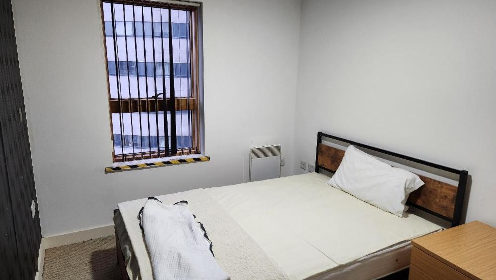 Flat With Panoramic Views On Tenth Floor * Manchester